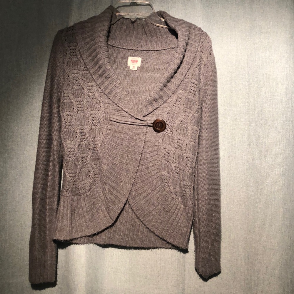 Women’s gray sweater